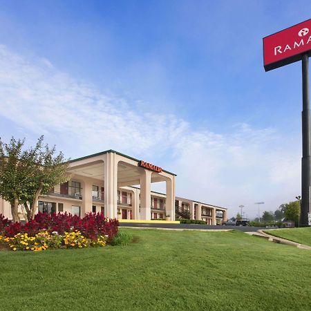Ramada By Wyndham Pelham Hotel Exterior foto